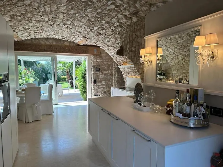 Luxury Villa On Garda Lake Torri Del Benaco 0*,  Włochy