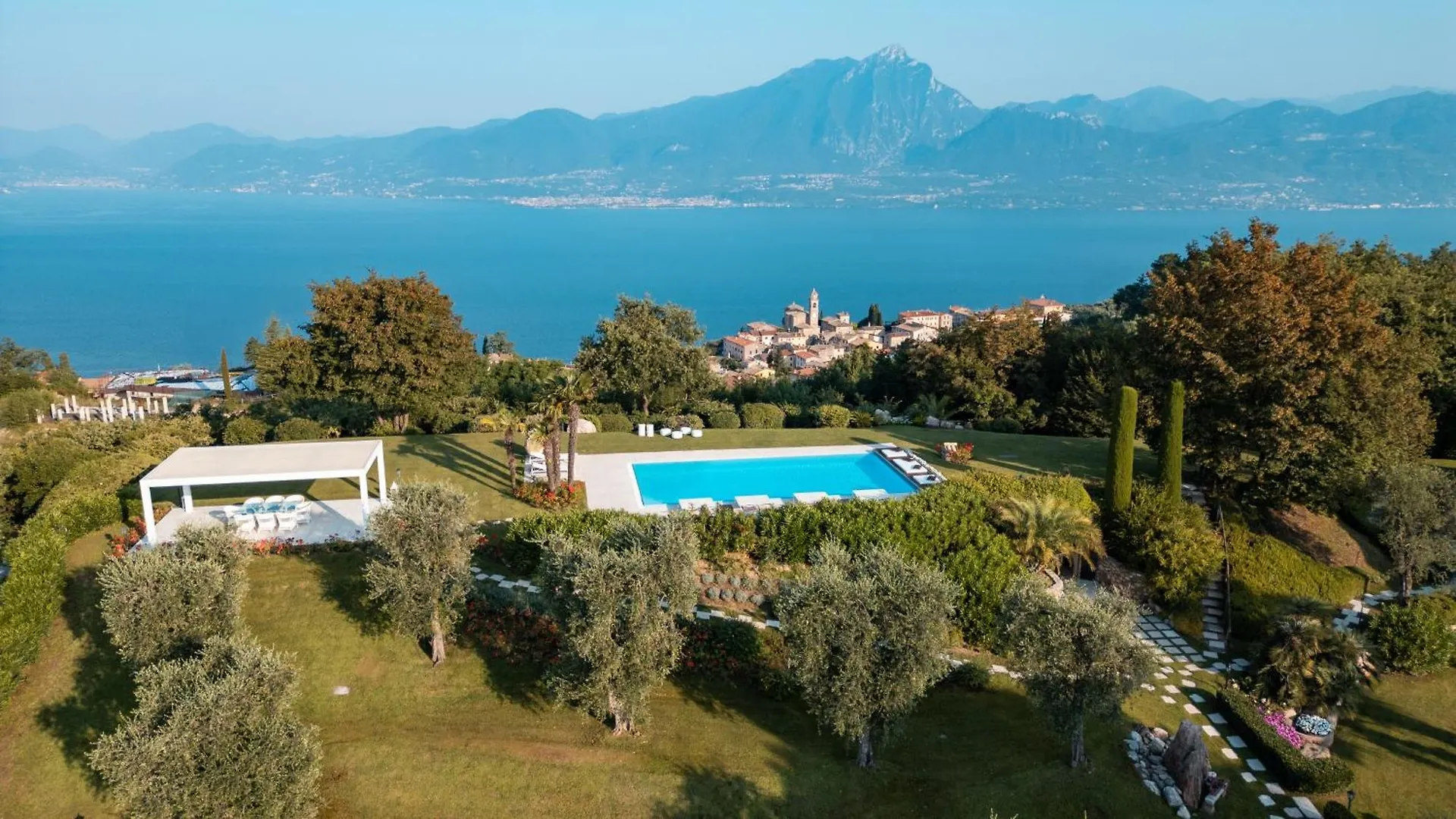 Luxury Villa On Garda Lake Torri Del Benaco 0*,  Włochy